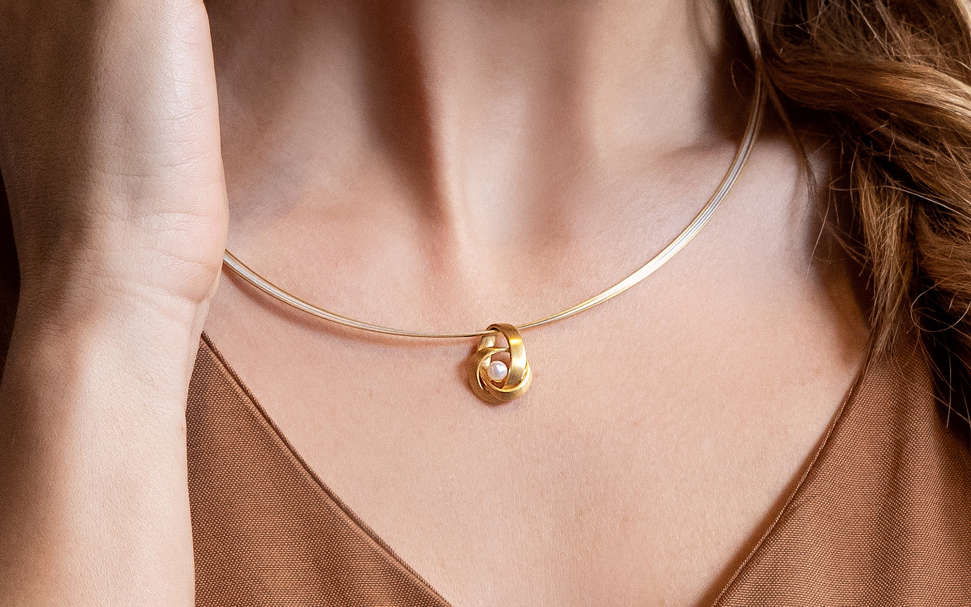 925/- pendant, gold-plated | satin matt, cultured white freshwater pearl 1,20ct
